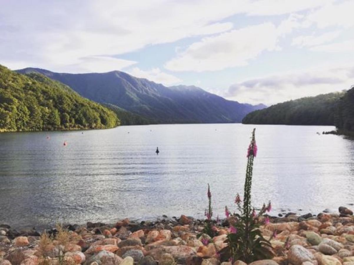 Mountains Edge Cabins Monowai エクステリア 写真