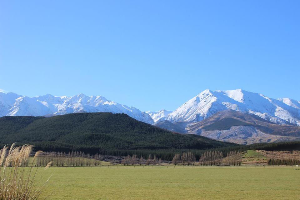 Mountains Edge Cabins Monowai エクステリア 写真